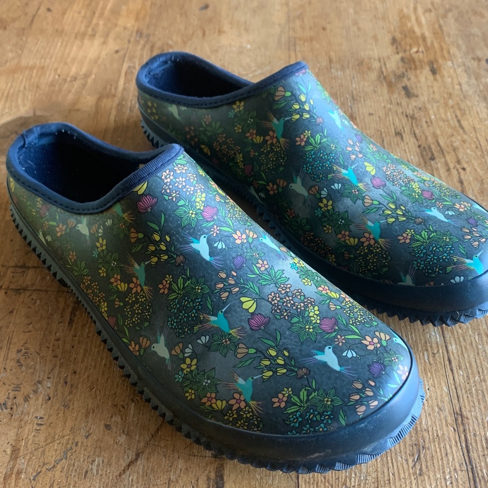 Western Chief Flowers & Hummingbirds Garden Clogs